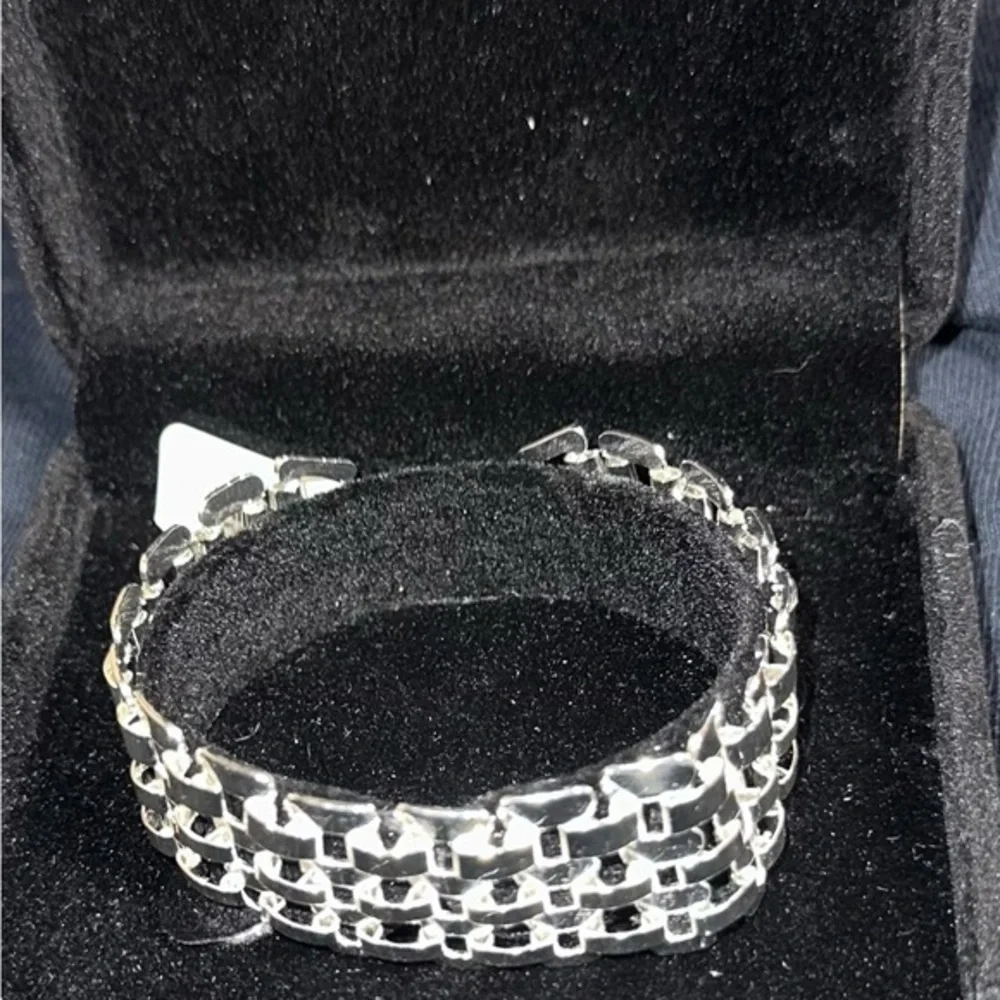 Stunning Wide 20mm Thick sterling filled Gate link bracelet